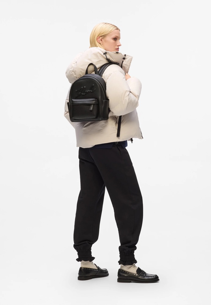 Batoh, Karl Lagerfeld, 5500 Kč
Batoh, Karl Lagerfeld, 5500 Kč