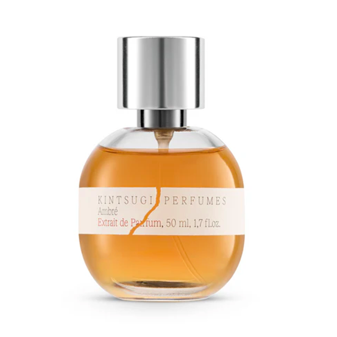 Kintsugi Perfumes – Ambré (extrait de parfum) s vůní kakaa, rumu, papriky, sušeného ovoce, hořkého pomeranče, dubu, tonky, ambry, vanilky, santalu a myrhy, 4390 Kč
