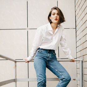 Outfit s bílou košilí pro inspiraci.
Outfit s bílou košilí pro inspiraci.