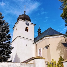 Do současné podoby byl kostel svatého Mikuláše přestavěn v roce 1753.
