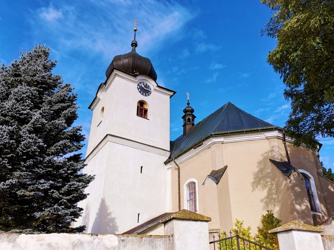 Do současné podoby byl kostel svatého Mikuláše přestavěn v roce 1753.
Do současné podoby byl kostel svatého Mikuláše přestavěn v roce 1753.