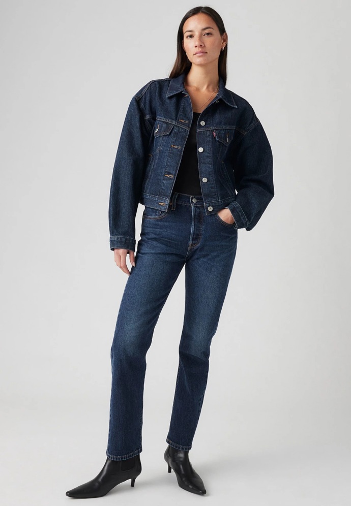 Džíny, Levi's. 2880 Kč
Džíny, Levi's. 2880 Kč