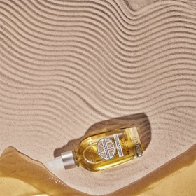 Tělový olej, L'Occitane, 969 Kč
