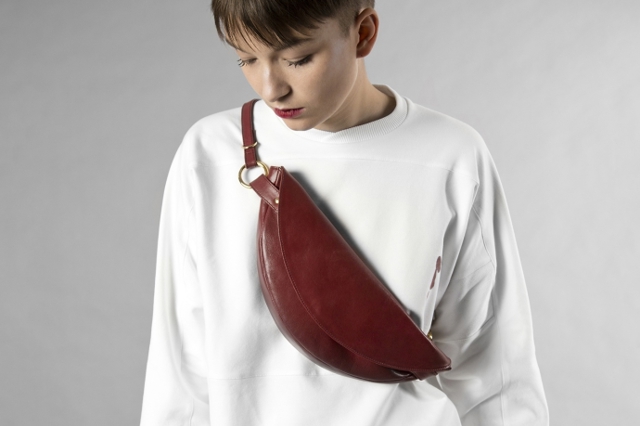 Léto stylově: 6 tipů na ty nejpraktičtější mini brašny od českých designérů