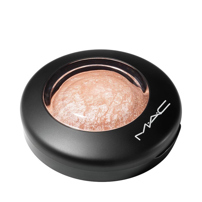 Rozjasňovač, Mac Cosmetics, 1060 Kč
