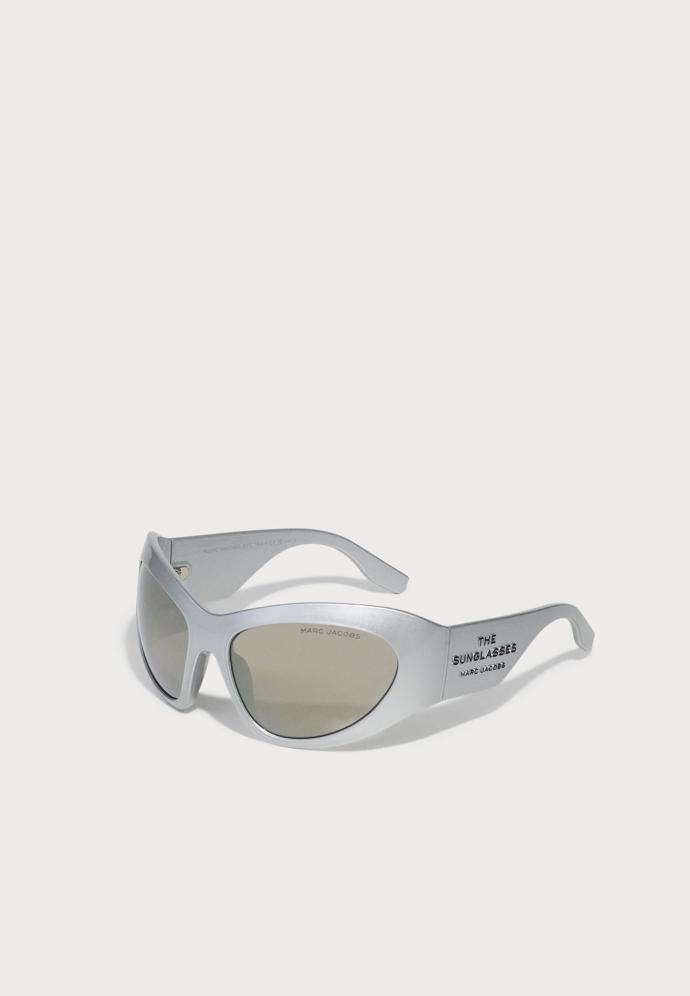 Marc Jacobs, 4440 Kč, zalando.cz
