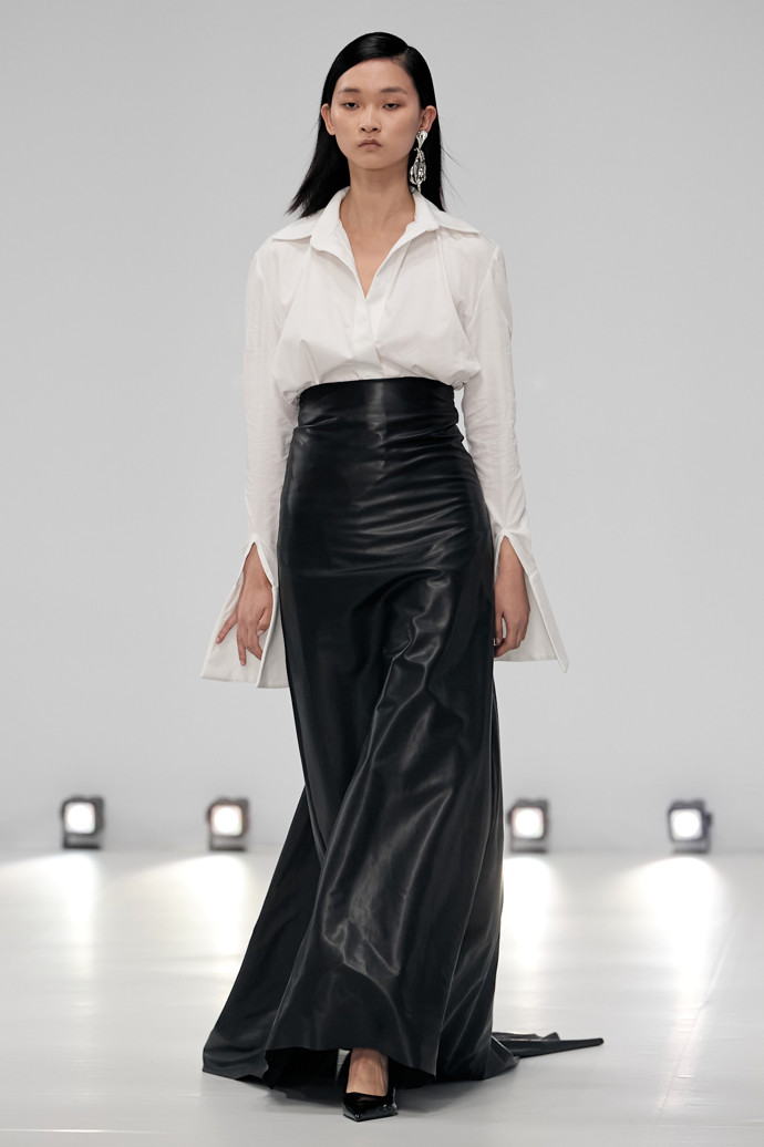Elegantní pojetí, které nahradí večerní šaty
Elegantní pojetí, které nahradí večerní šaty