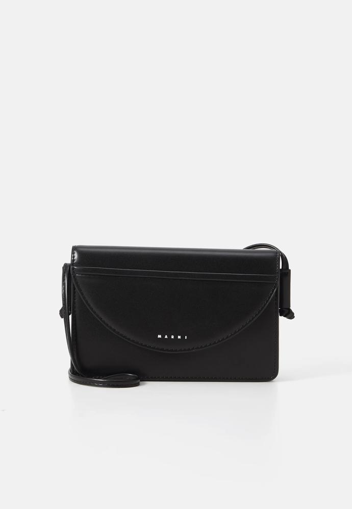 Marni, 2304 Kč, zalando.cz
Marni, 2304 Kč, zalando.cz