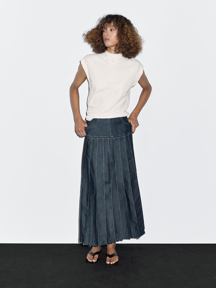 Massimo Dutti, 2399 Kč
Massimo Dutti, 2399 Kč