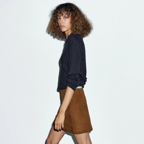 Semišová sukně, Massimo Dutti, 4599 Kč
Semišová sukně, Massimo Dutti, 4599 Kč