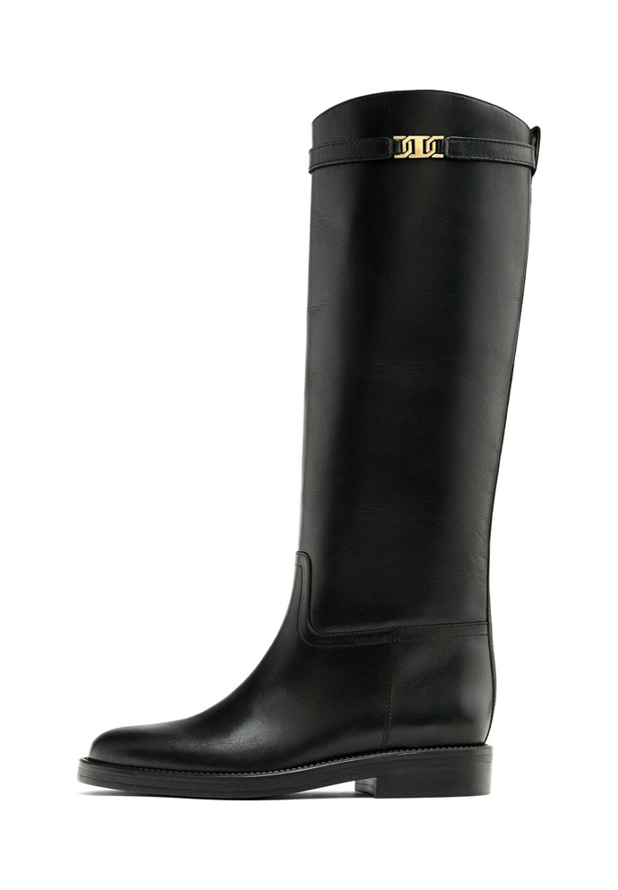 Massimo Dutti, 5999 Kč
Massimo Dutti, 5999 Kč