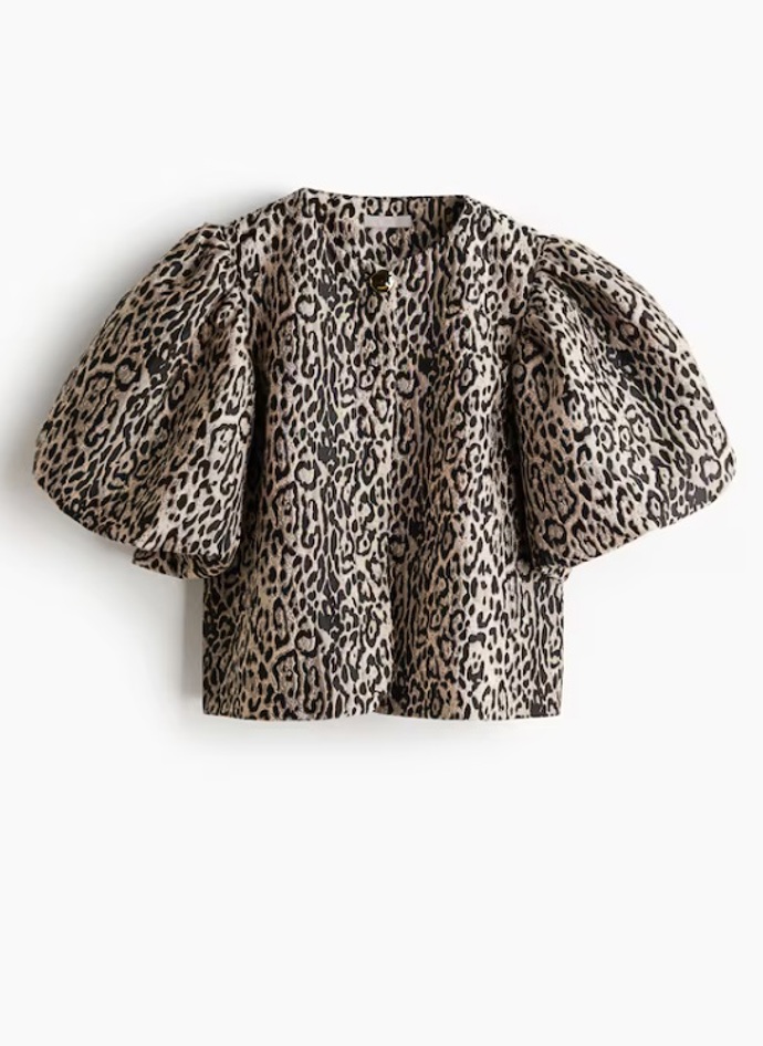 Halenka s balonovým rukávem, H&M, 1 199 Kč

