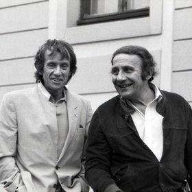 Miroslav Moravec (vpravo) a Yves Rénier (představitel komisaře Moulina) ve Zlaté uličce v Praze na Hradčanech.
Miroslav Moravec (vpravo) a Yves Rénier (představitel komisaře Moulina) ve Zlaté uličce v Praze na Hradčanech.