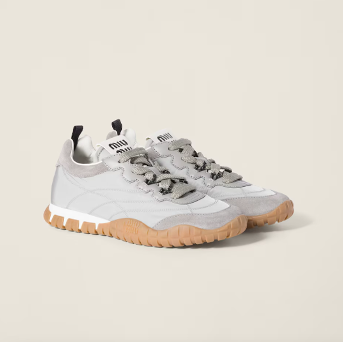 Miu Miu, 860 eur
Miu Miu, 860 eur