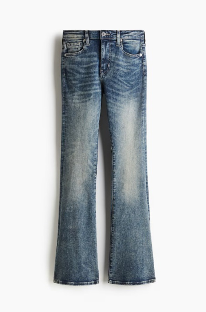 Flared Jeans, H&M, 379 Kč

