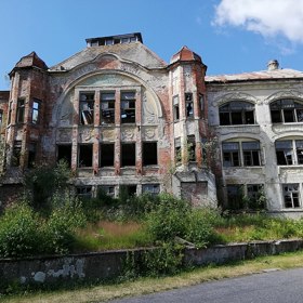 Budovu, která má obrovskou duši, mimořádnou historii a je to doslova architektonický skvost, koupil tým lidí, kteří vědí, že i po sto letech může opět zářit. 
