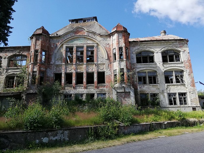 Budovu, která má obrovskou duši, mimořádnou historii a je to doslova architektonický skvost, koupil tým lidí, kteří vědí, že i po sto letech může opět zářit. 
