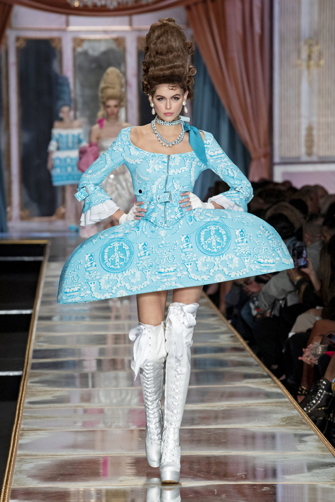 Moschino
