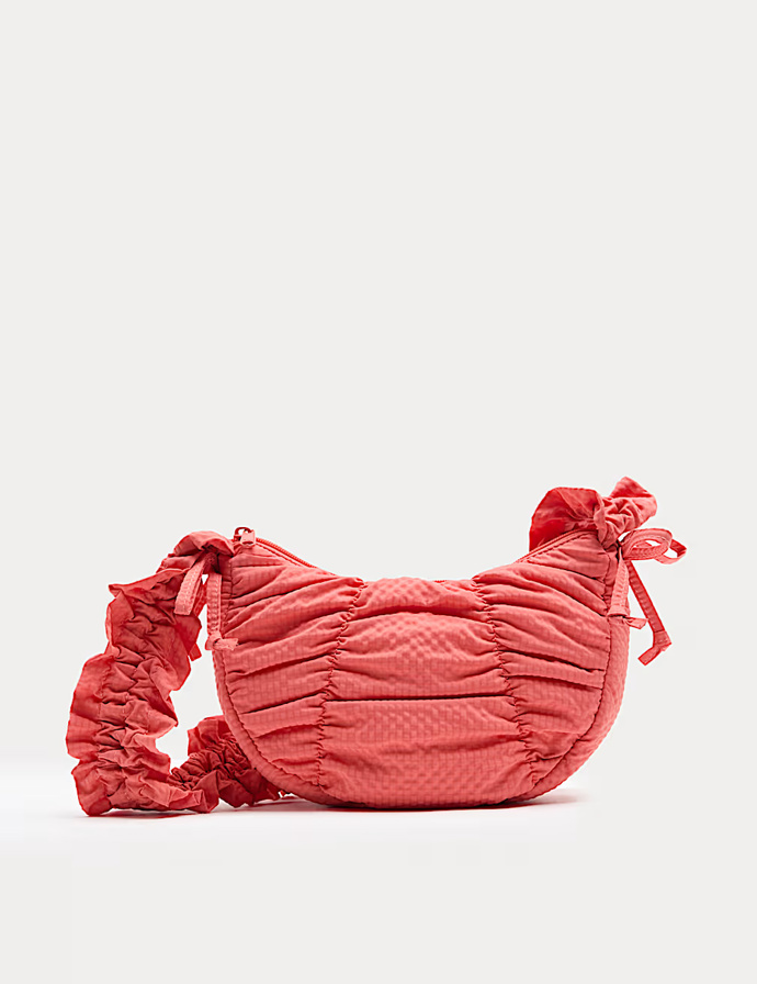 Marks & Spencer, 469 Kč
