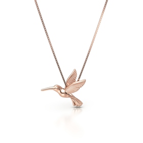 Rýdl Šperky, Náhrdelník Hummingbird z růžového zlata, cena od 13 020 Kč
Symbol svobody a krásy v růžovém odstínu
Náhrdelník Hummingbird z růžového zlata je dokonalý dárek pro ženu, která miluje lehkost a eleganci bez zbytečné okázalosti. Jemný motiv kolibříka v sobě nese symbol svobody a radosti, takže šperk působí optimisticky a přirozeně doplní jak běžný den, tak slavnostní večer. Růžové zlato navíc dodává hřejivý odstín a moderní nádech, díky kterému se z náhrdelníku stává osobní talisman i stylový doplněk.
Rýdl Šperky, Náhrdelník Hummingbird z růžového zlata, cena od 13 020 Kč
Symbol svobody a krásy v růžovém odstínu
Náhrdelník Hummingbird z růžového zlata je dokonalý dárek pro ženu, která miluje lehkost a eleganci bez zbytečné okázalosti. Jemný motiv kolibříka v sobě nese symbol svobody a radosti, takže šperk působí optimisticky a přirozeně doplní jak běžný den, tak slavnostní večer. Růžové zlato navíc dodává hřejivý odstín a moderní nádech, díky kterému se z náhrdelníku stává osobní talisman i stylový doplněk.