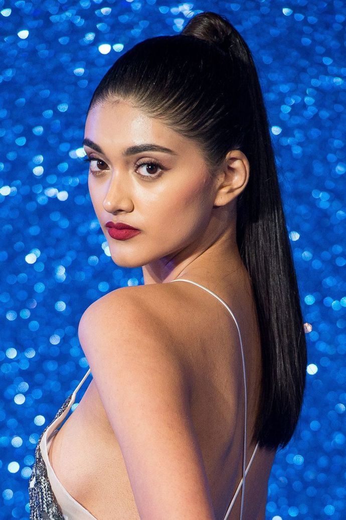 Premiéra Zoolander No. 2 a Neelam Gill se svým perfektním culíkem a matnými rudými rty
