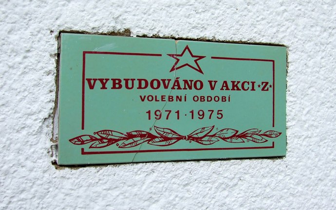 Akce Z měly ukazovat sílu kolektivu, ale často šlo o práci, kterou si lidé nemohli dovolit odmítnout. Dobrovolnost byla spíš formální než skutečná.
Akce Z měly ukazovat sílu kolektivu, ale často šlo o práci, kterou si lidé nemohli dovolit odmítnout. Dobrovolnost byla spíš formální než skutečná.