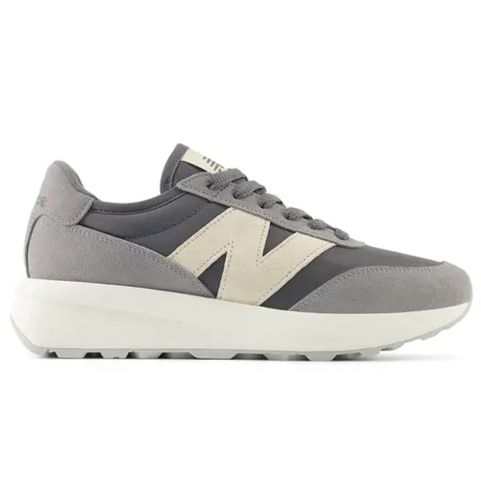 New Balance, 3049 Kč
New Balance, 3049 Kč