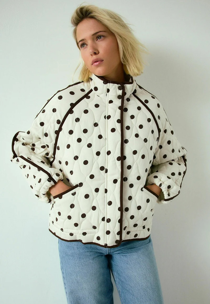 Bunda s černými puntíky, Next / Zalando, 1855 Kč
