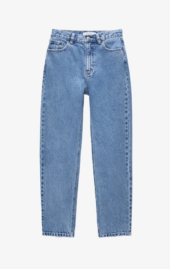 Mom jeans, PULL&BEAR, 549 Kč
