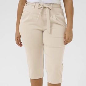Paper Bag capri kalhoty plus size, Kaffe, 1 390 Kč
Paper Bag capri kalhoty plus size, Kaffe, 1 390 Kč
