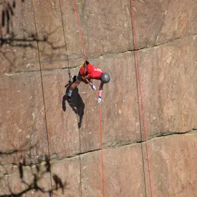 Adrenalin ve vašich rukou. vyzkoušejte rope jumping ze Sekané skály.
