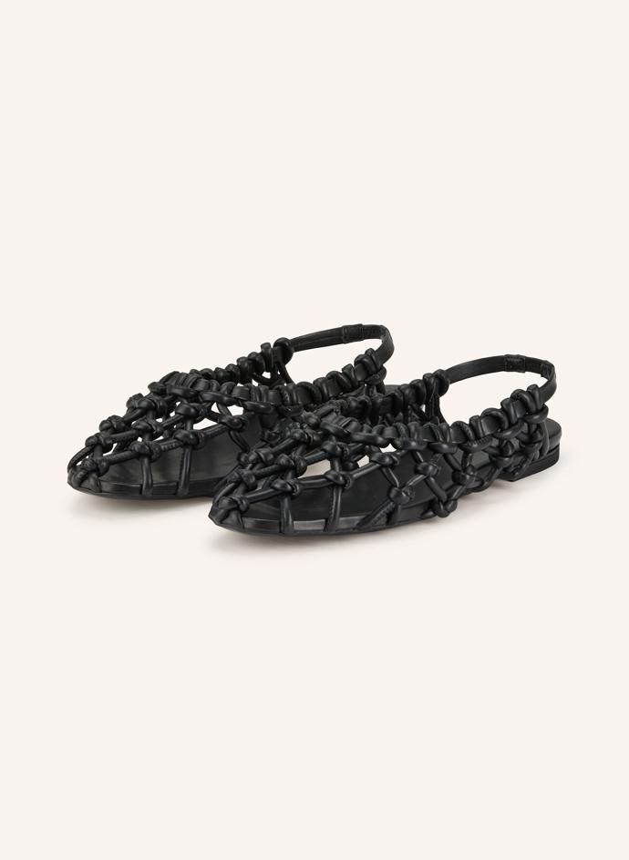 Odissi, 4000 Kč, breuninger.com
Odissi, 4000 Kč, breuninger.com