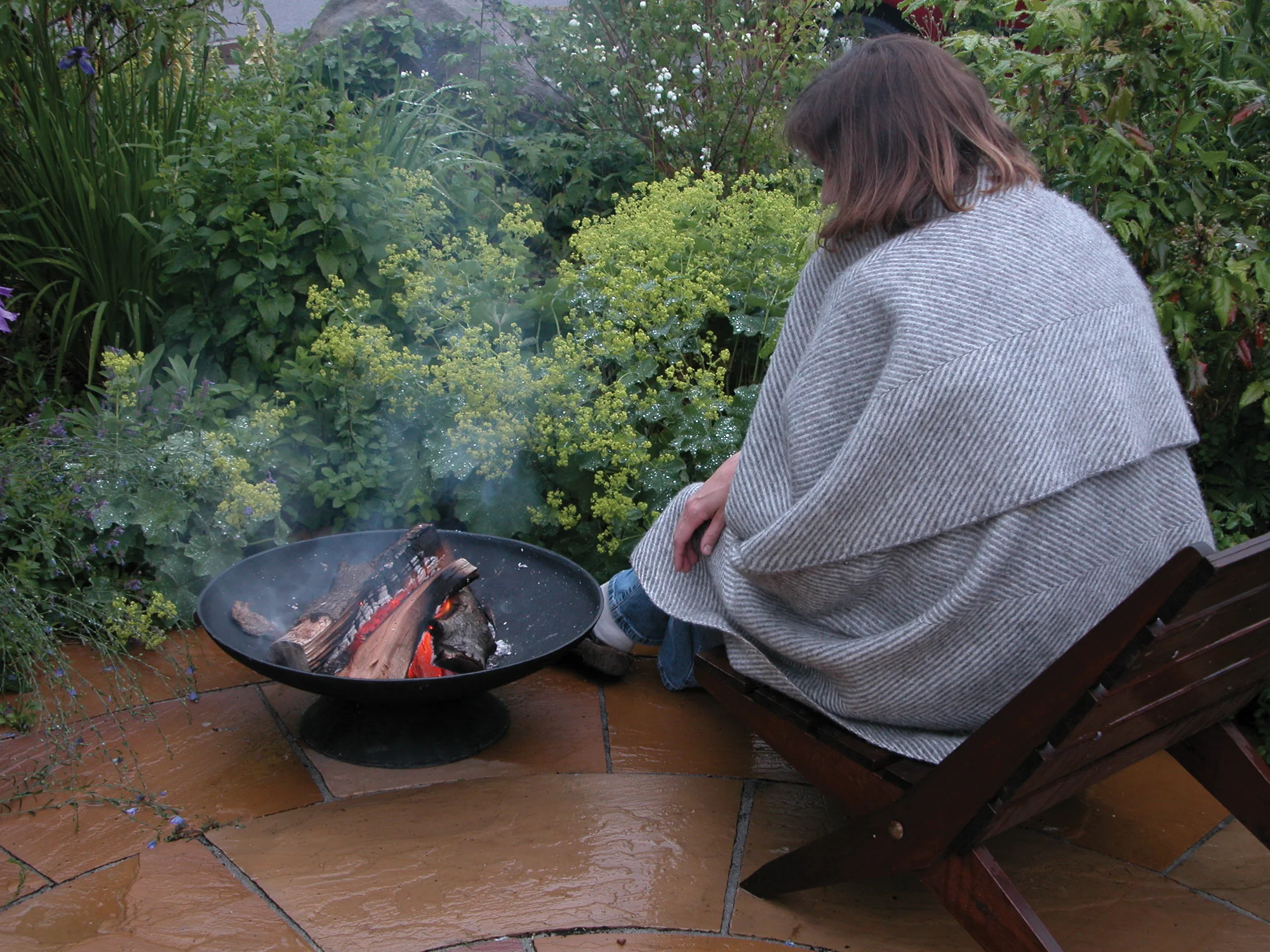 Chalupářské víkendy nemají být jen o sekání trávy a pletí. Odpočiňte si v novém relax koutku na zahradě Chalupářské víkendy nemají být jen o sekání trávy a pletí. Odpočiňte si v novém relax koutku na zahradě