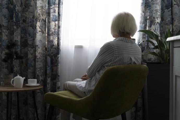Přesto peníze vždycky dá. Bojí se totiž, že by za ní rodina už nechodila vůbec. Tak má alespoň chvilku na to, aby se zeptala jak se mají, co v práci, ve škole. Má chvíli rodinu.
