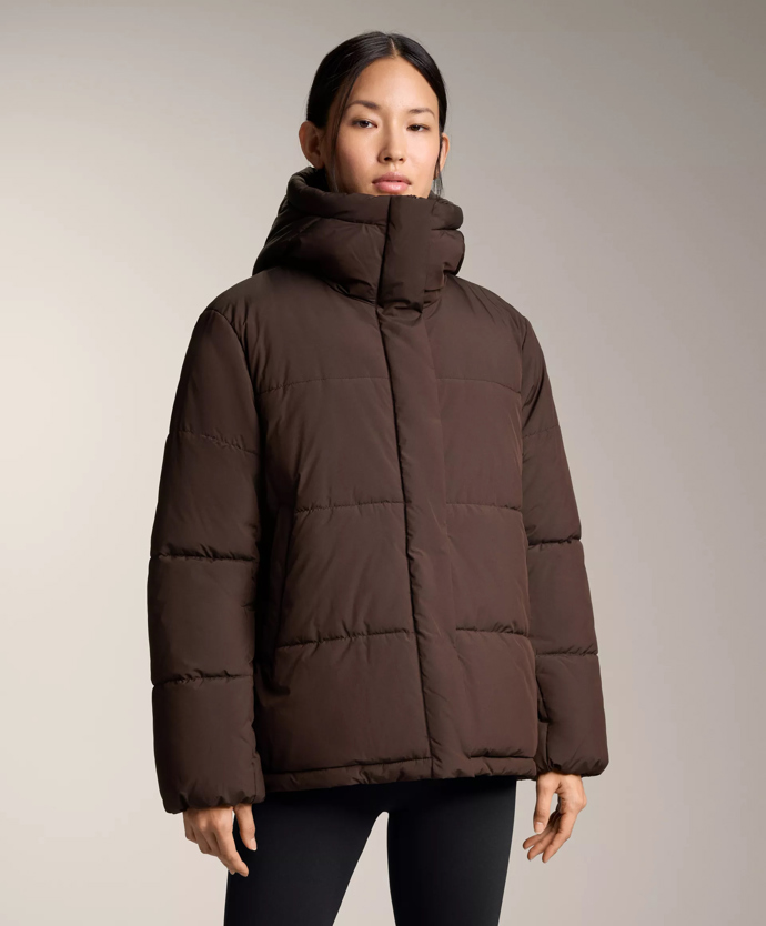 Hnědý puffer, Oysho, 1999 Kč
