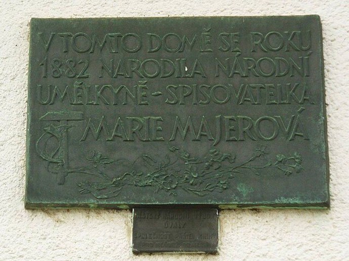 Později se Marie Majerová stala výraznou postavou veřejného života a užívala si výsad, které jí režim poskytoval. Tento kontrast mezi ideály a realitou dodnes vyvolává diskuse.
Později se Marie Majerová stala výraznou postavou veřejného života a užívala si výsad, které jí režim poskytoval. Tento kontrast mezi ideály a realitou dodnes vyvolává diskuse.