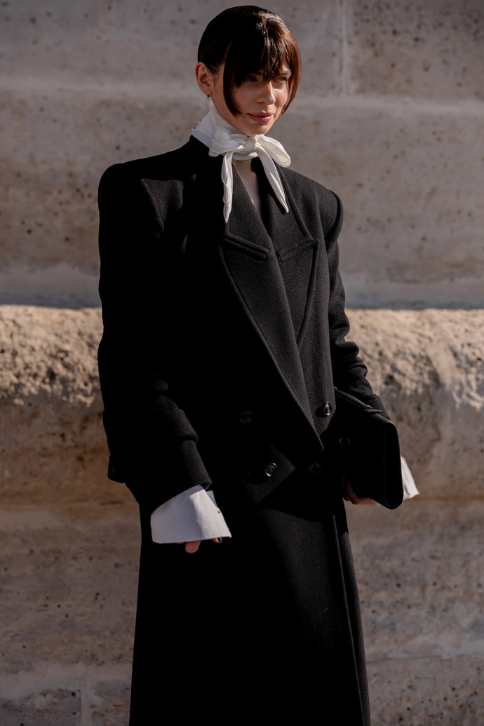 Doba našich babiček evokuje jistou eleganci, upravenost, vnímáme v ní i luxus, proto se inspirujte styly, které vychází právě i z dob 100 let zpět.

 
