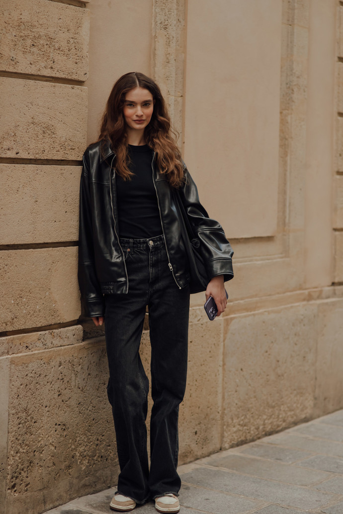 Trendy kožená bunda v oversize střihu
Trendy kožená bunda v oversize střihu
