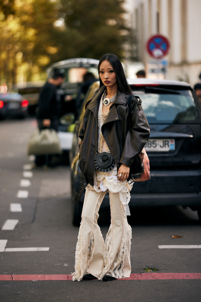 Podzimní street style v Paříži 2025
