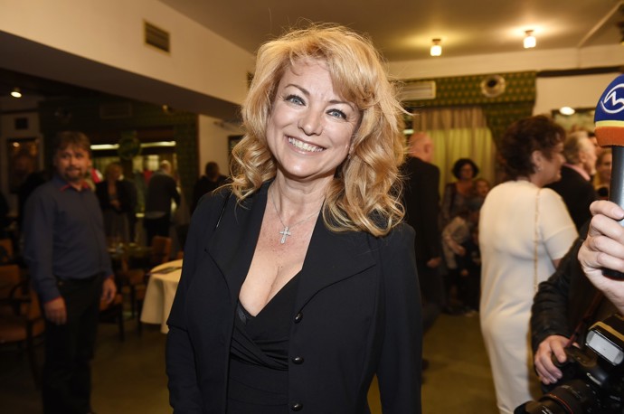 Eva Vejmělková na premiéře filmové pohádky Když draka bolí v roce 2018 v pražském kině Lucerna.
Eva Vejmělková na premiéře filmové pohádky Když draka bolí v roce 2018 v pražském kině Lucerna.