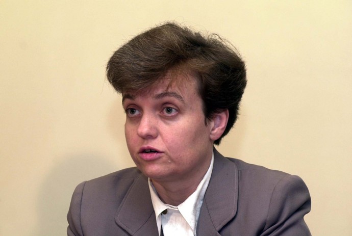 Dana Drábová na tiskové konferenci v Praze k uvedení Jaderné elektrárny Temelín (JETE) do provozu. V této době ji zaznamenali všichni čeští diváci.
