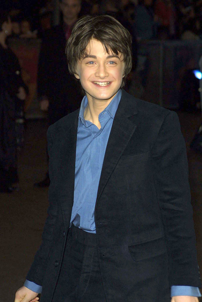Daniel Radcliffe jako dítě
Daniel Radcliffe se poprvé objevil před kamerou ve 12 letech, když získal svou životní roli Harryho Pottera, v níž setrval až do dospělosti.
Daniel Radcliffe jako dítě
Daniel Radcliffe se poprvé objevil před kamerou ve 12 letech, když získal svou životní roli Harryho Pottera, v níž setrval až do dospělosti.