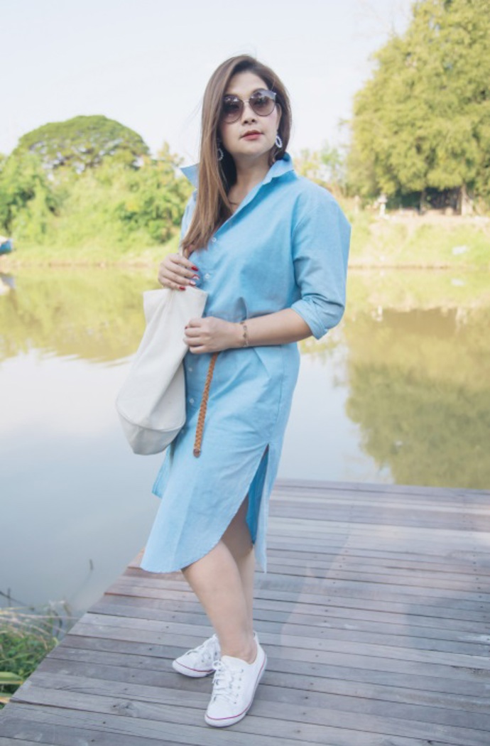 Košilové šaty jsou nadčasové a elegantní. Velmi sluší zralým ženám, které mají vytříbený vkus. 
