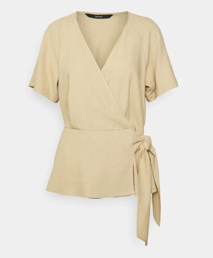 Zavinovací halenka v máslově žluté, Vero Moda, 495 Kč
