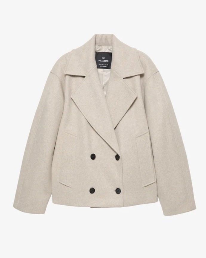 Krátký kabát, PULL&BEAR, 1 199 Kč

