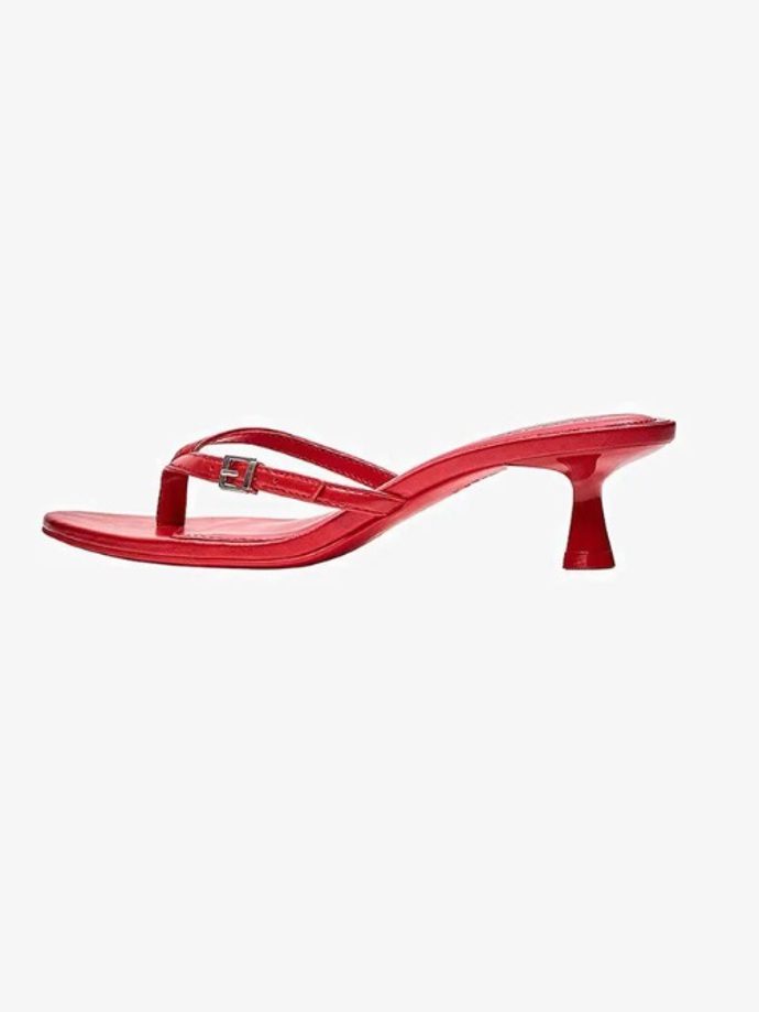 Červené žabky s podpatkem, Bershka, 559 Kč

