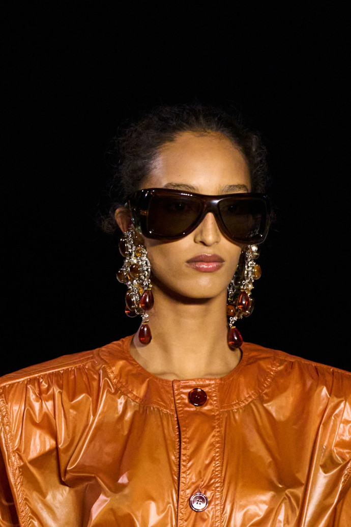 Futuristické sluneční brýle od Saint Laurent
