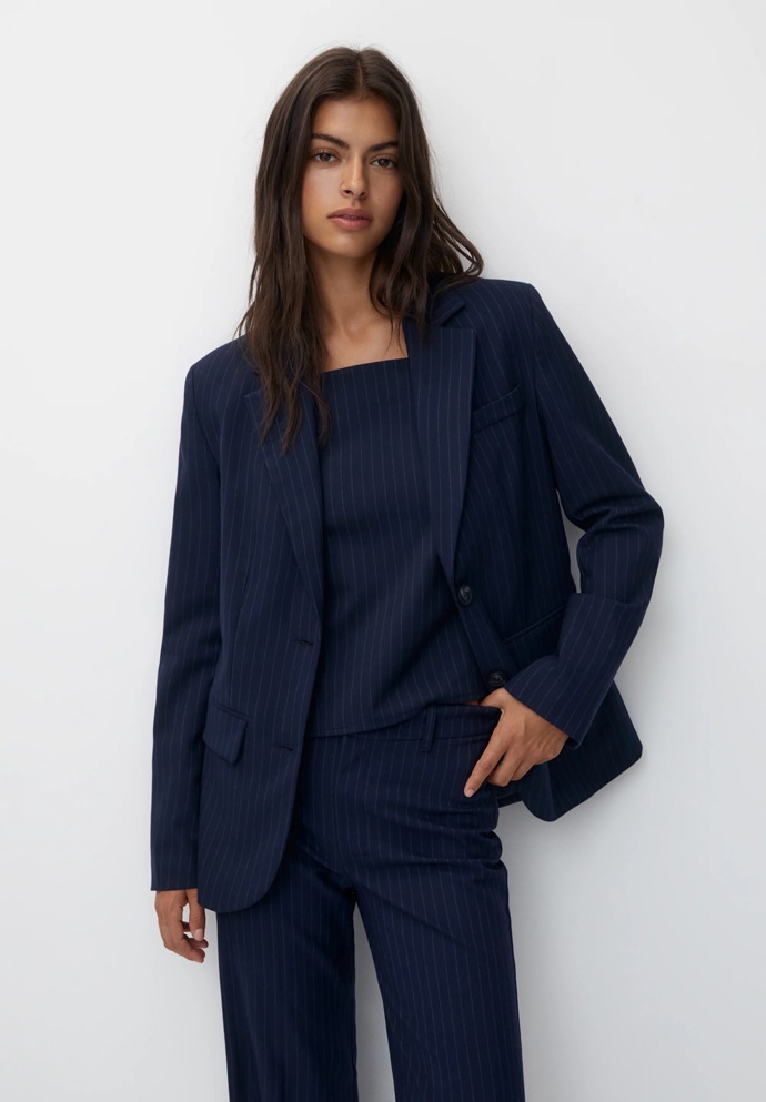 Sako: Pull&Bear, 1 199 Kč
Sako: Pull&Bear, 1 199 Kč