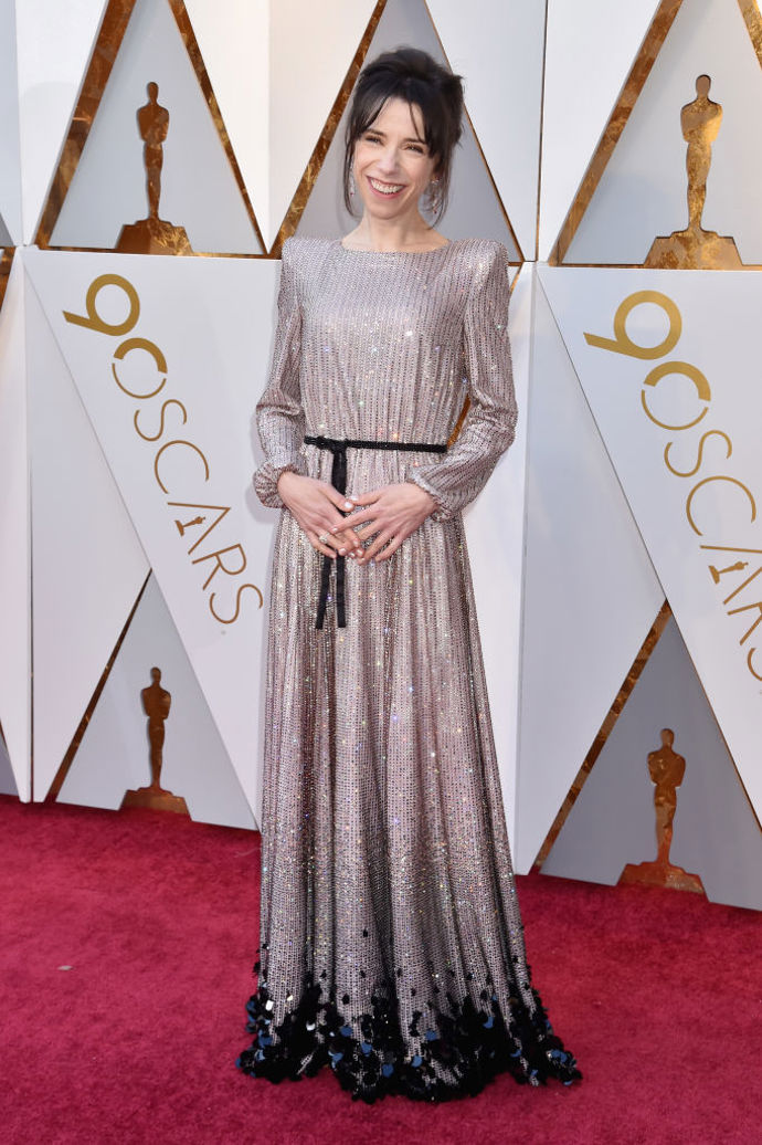 Sally Hawkins v šatech Armani Privé se šperky Chopard. Sally byla nominovaná za hlavní roli ve filmu Tvář vody.
