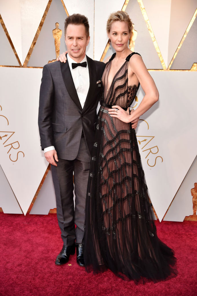 Sam Rockwell a jeho partnerka Leslie Bibb. Sam získal Oscara za hlavní roli ve filmu Tři billboardy kousek za Ebbingem.
